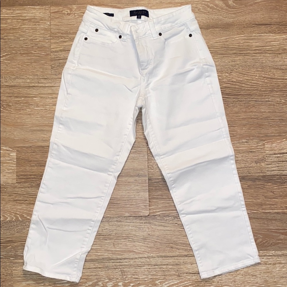Talbots White fit & flare Capris